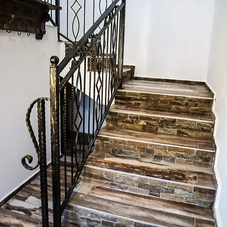 конакъ войнов Vila Yasna Polyana