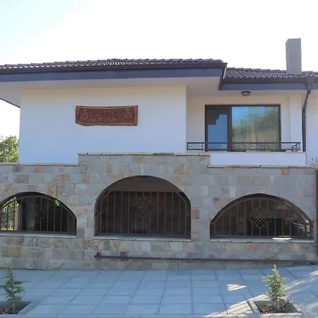 Vila конакъ войнов *