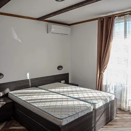 конакъ войнов * Yasna Polyana