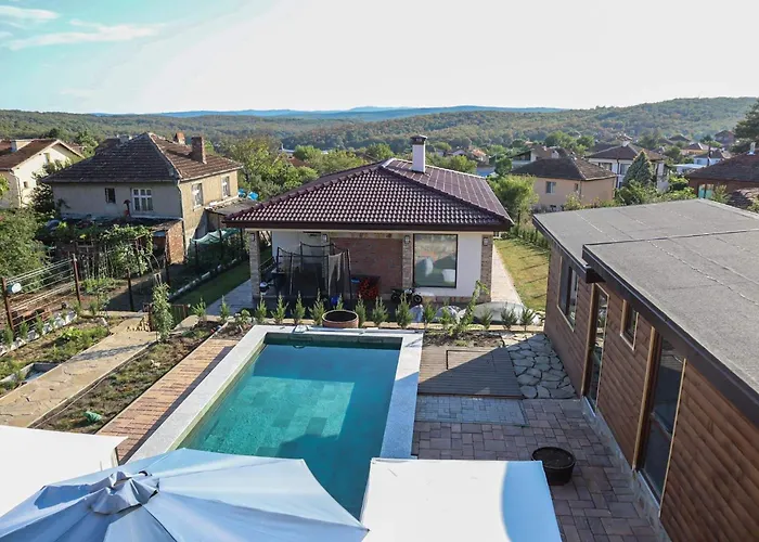 конакъ войнов * Yasna Polyana