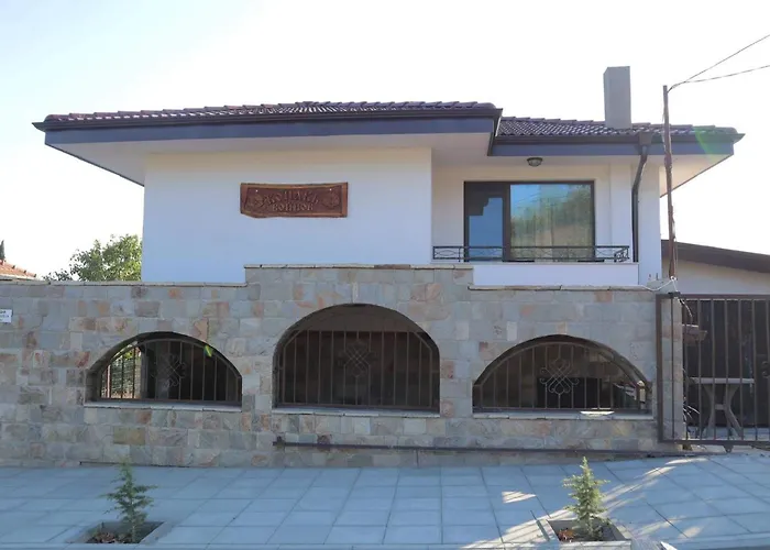 Βίλα конакъ войнов *